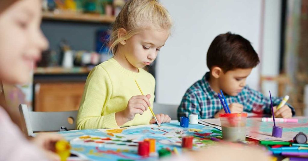 Khoá học vẽ mắt giúp trẻ hình thành kỹ năng vẽ chân dung căn bản